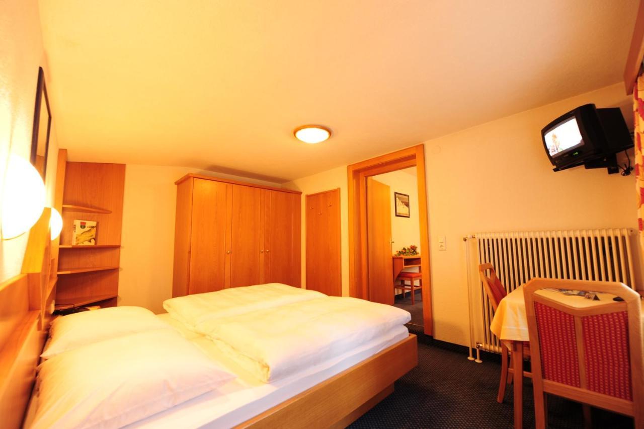 Haus Enzian Bed & Breakfast Sankt Anton am Arlberg Room photo