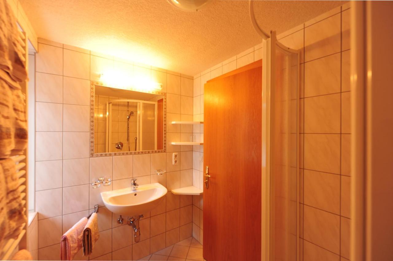 Haus Enzian Bed & Breakfast Sankt Anton am Arlberg Room photo