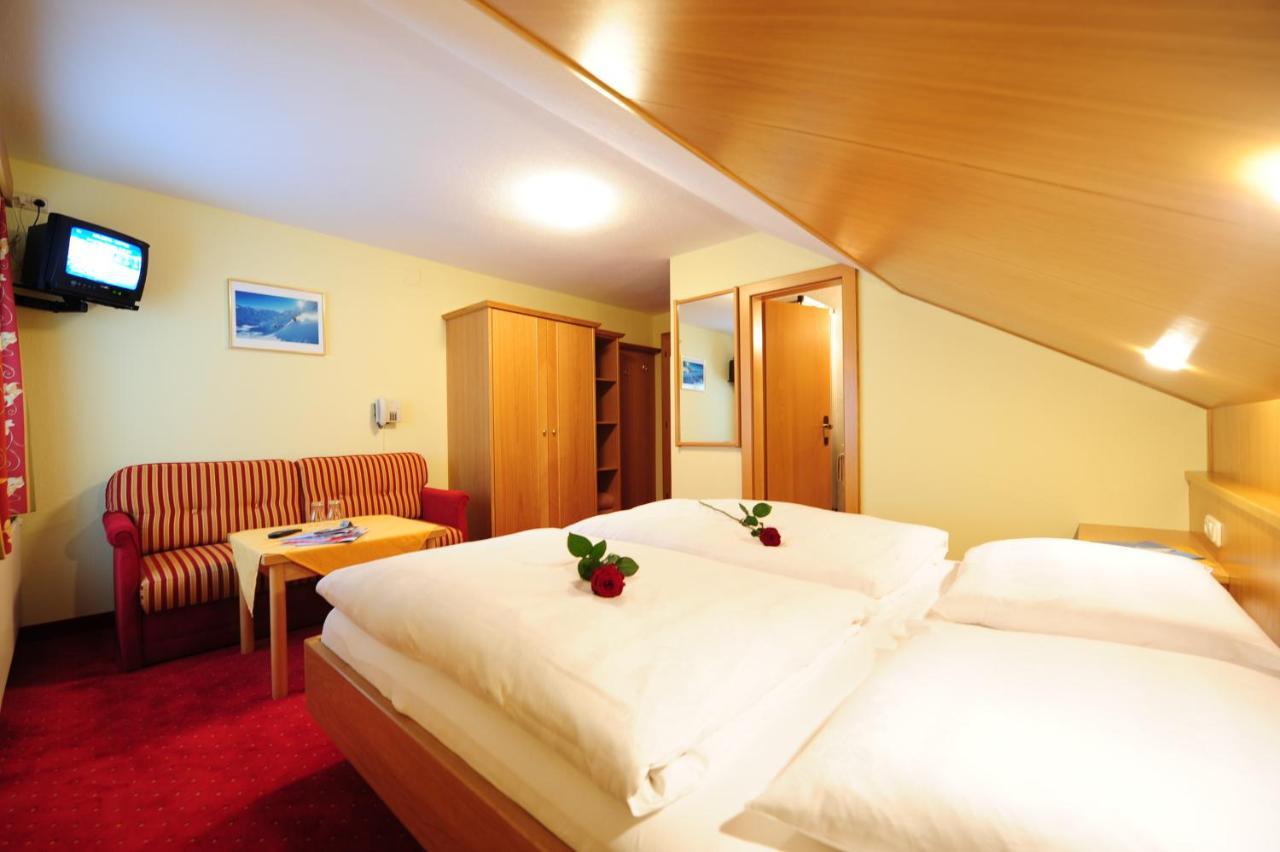 Haus Enzian Bed & Breakfast Sankt Anton am Arlberg Room photo