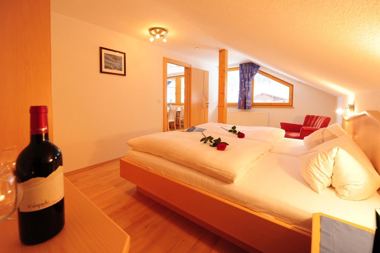 Haus Enzian Bed & Breakfast Sankt Anton am Arlberg Room photo