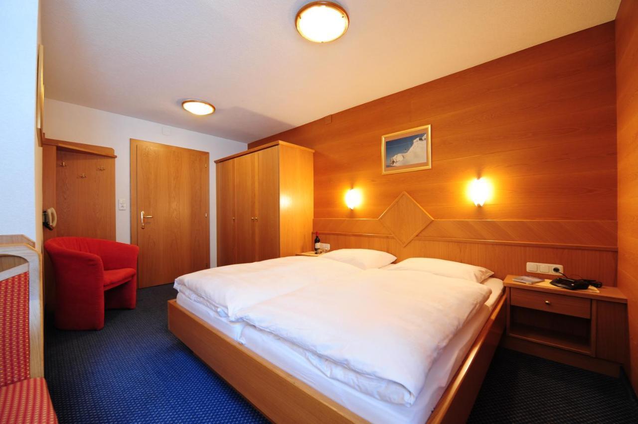 Haus Enzian Bed & Breakfast Sankt Anton am Arlberg Room photo