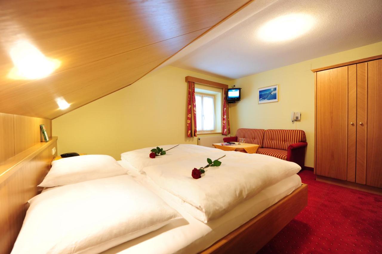 Haus Enzian Bed & Breakfast Sankt Anton am Arlberg Room photo