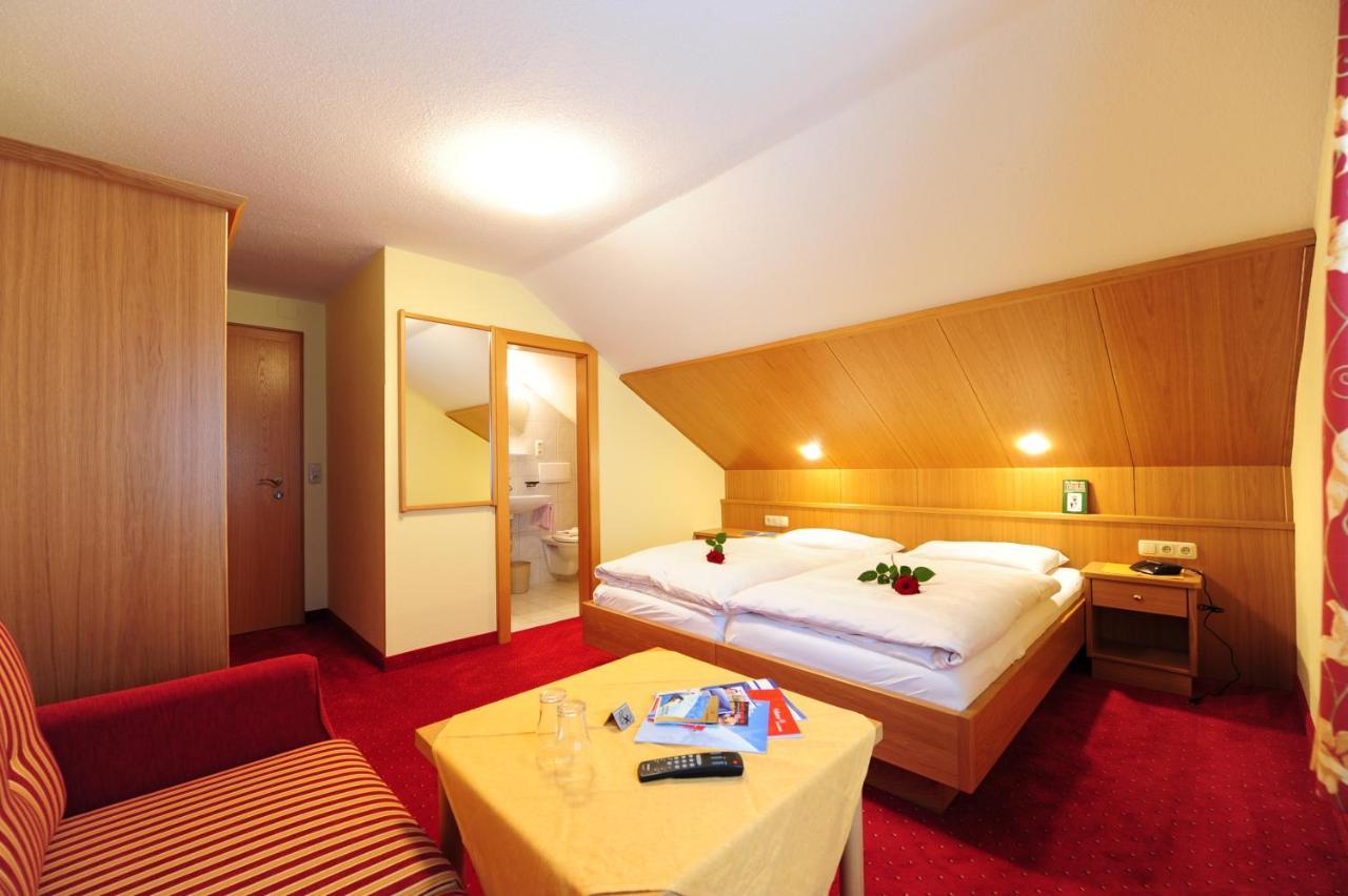 Haus Enzian Bed & Breakfast Sankt Anton am Arlberg Room photo