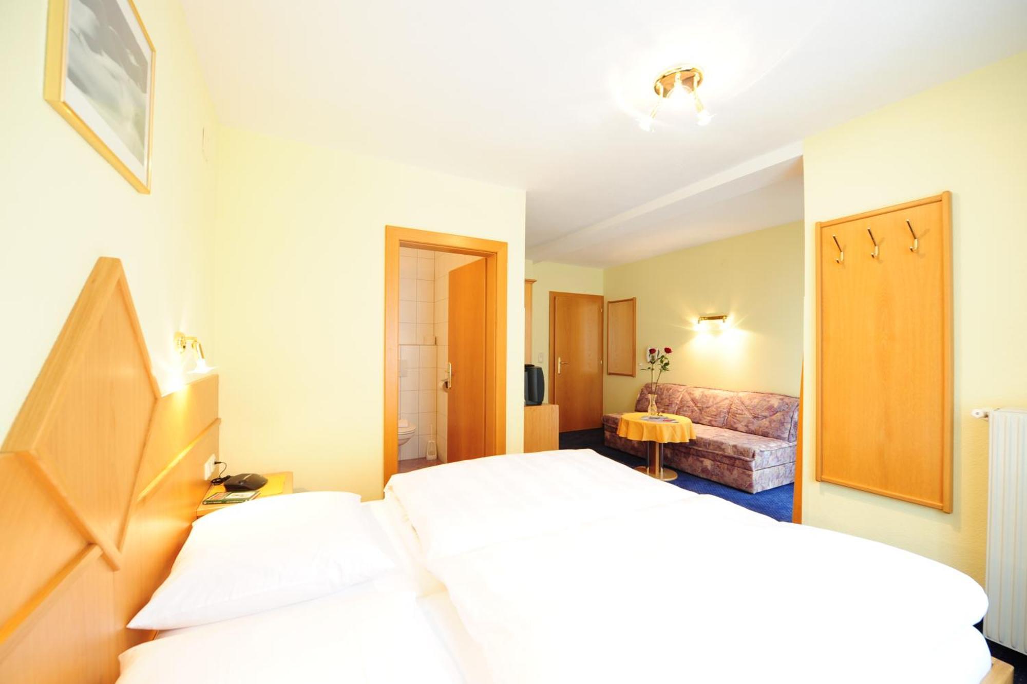 Haus Enzian Bed & Breakfast Sankt Anton am Arlberg Exterior photo