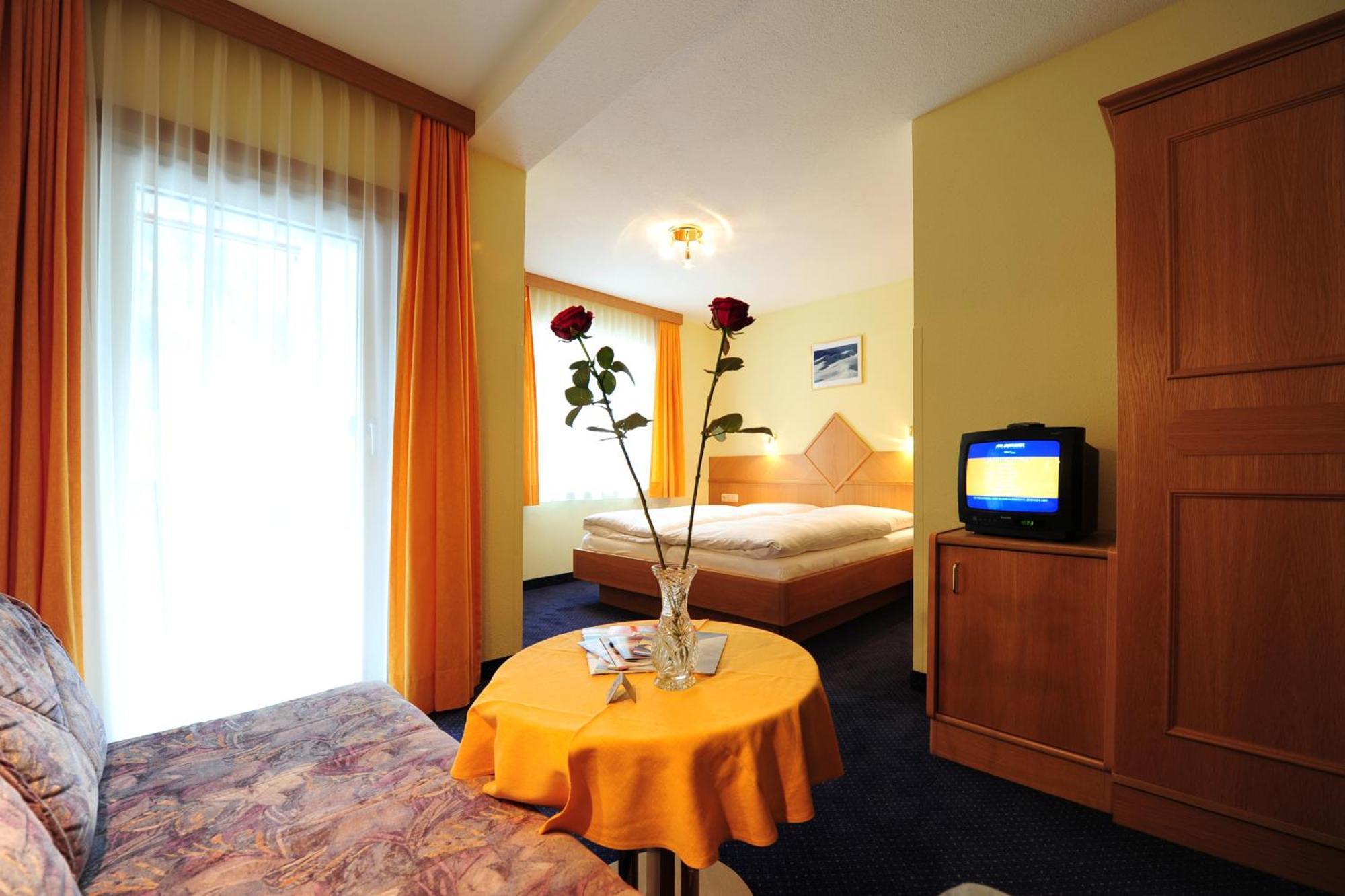 Haus Enzian Bed & Breakfast Sankt Anton am Arlberg Exterior photo