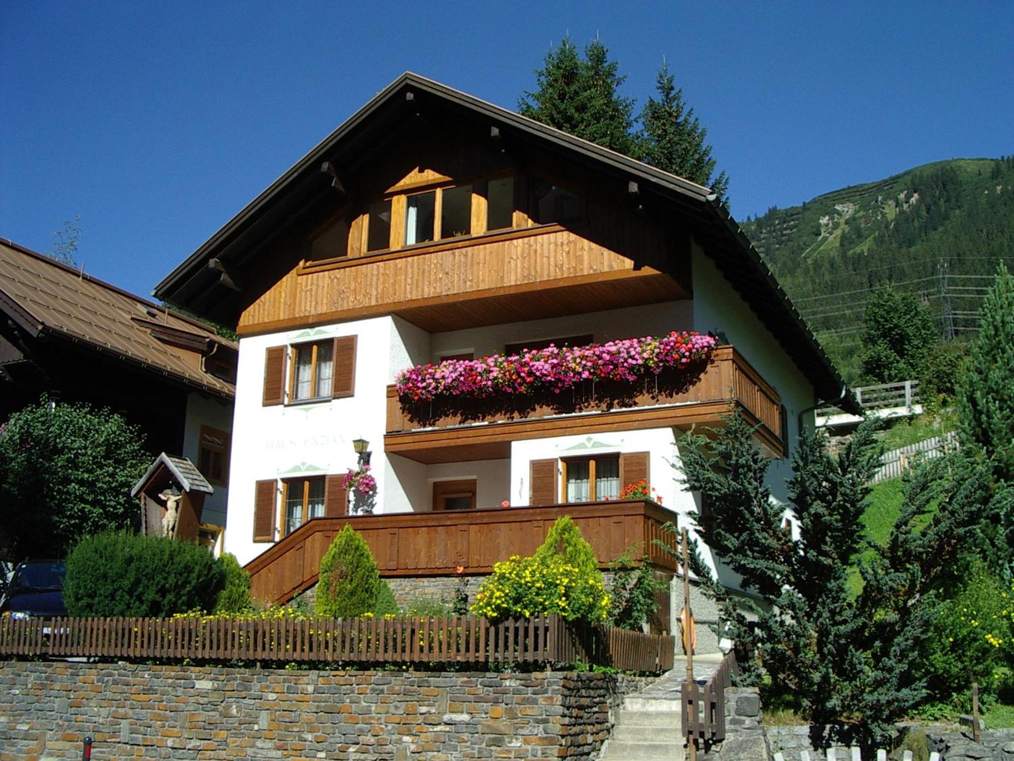 Haus Enzian Bed & Breakfast Sankt Anton am Arlberg Exterior photo